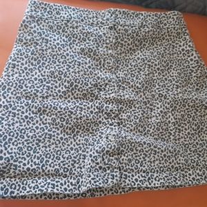 Leopard print mini skirt forever 21 size medium